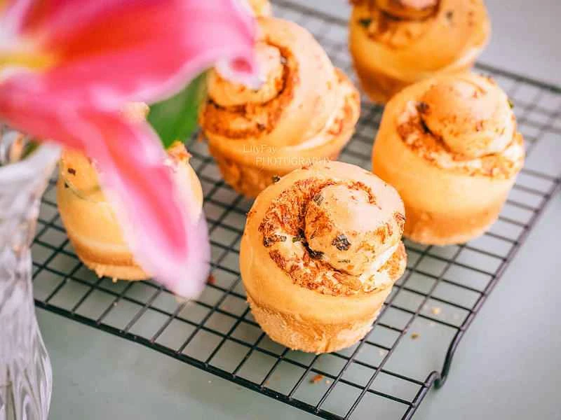 How to make pure milk hand-torn toast: Step 1