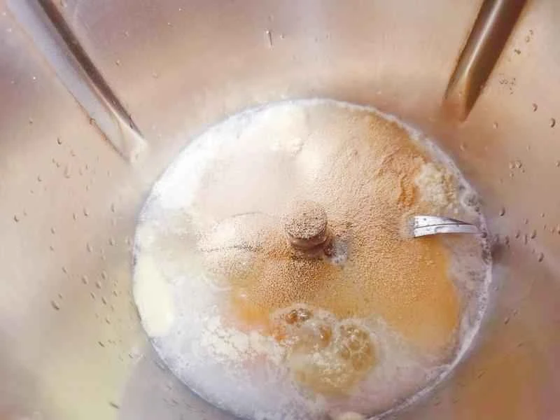 How to make pure milk hand-torn toast: Step 1