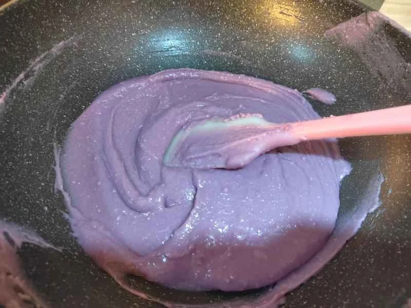 How to make pure milk hand-torn toast: Step 1