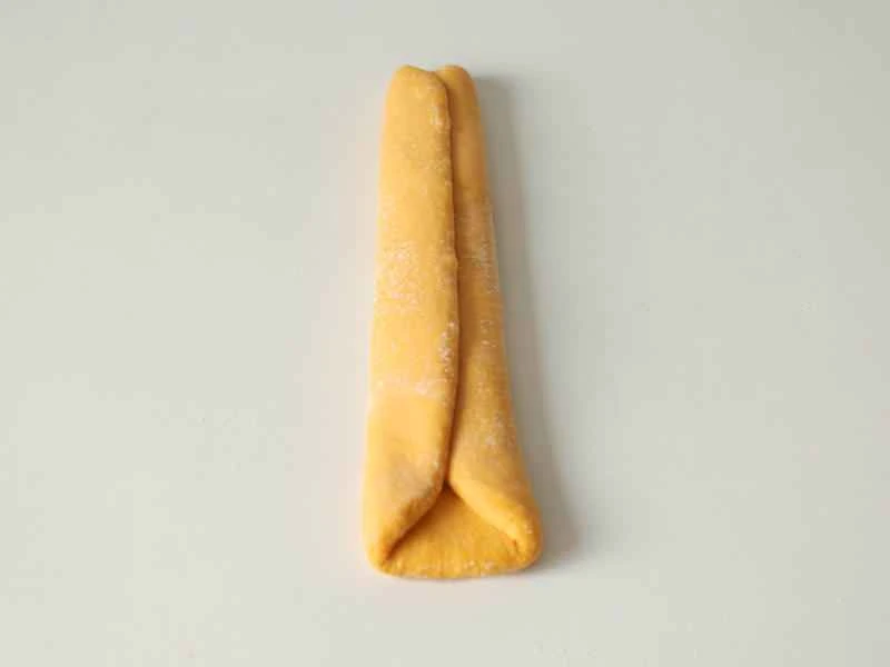 How to make pure milk hand-torn toast: Step 1