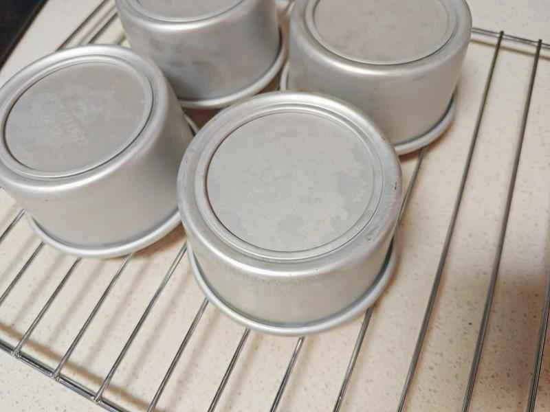 How to make pure milk hand-torn toast: Step 1