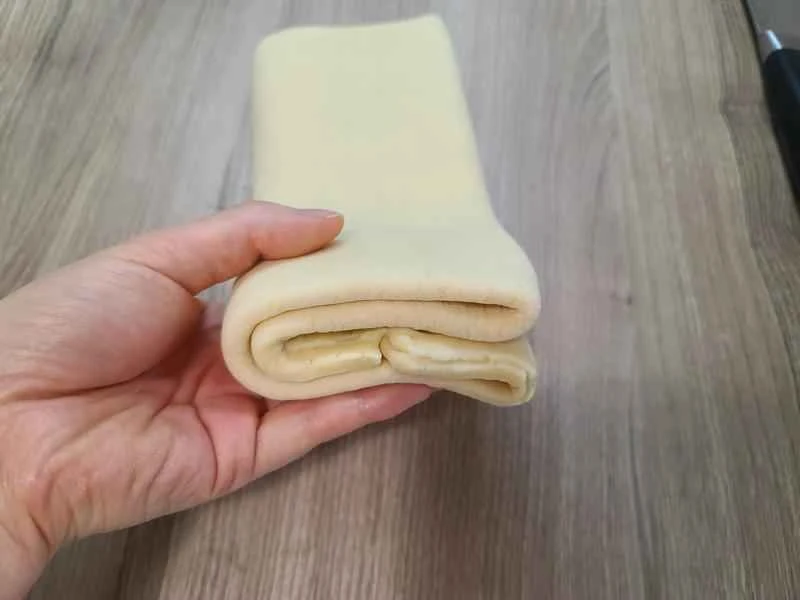 How to make pure milk hand-torn toast: Step 1