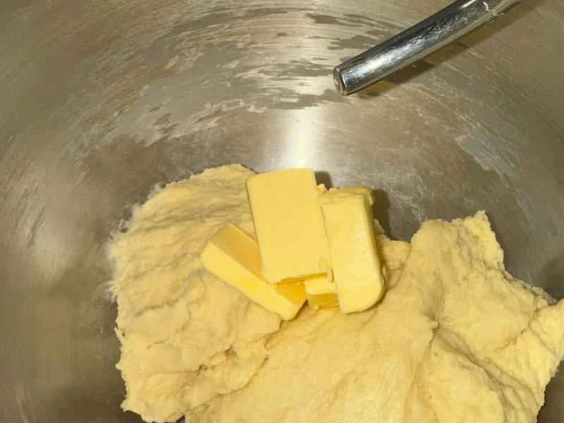 How to make pure milk hand-torn toast: Step 1