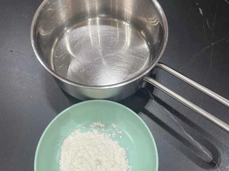 How to make pure milk hand-torn toast: Step 1