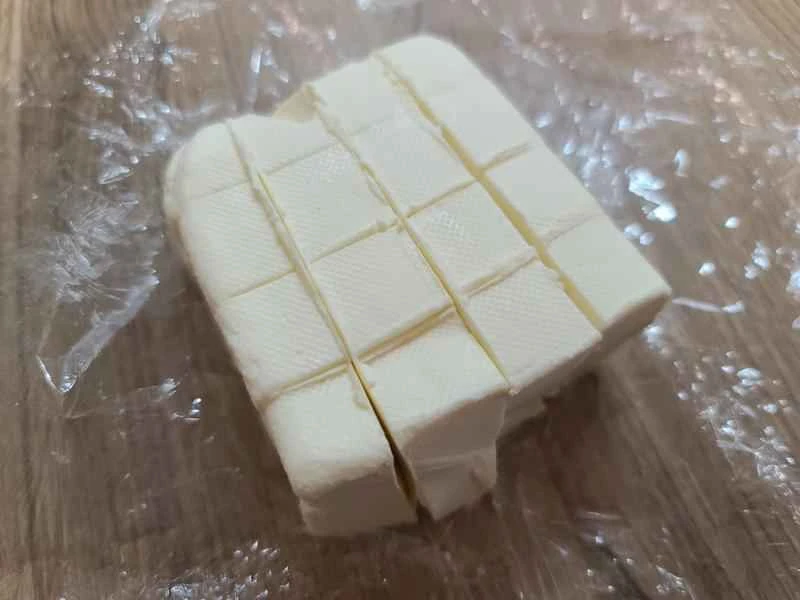 How to make pure milk hand-torn toast: Step 1