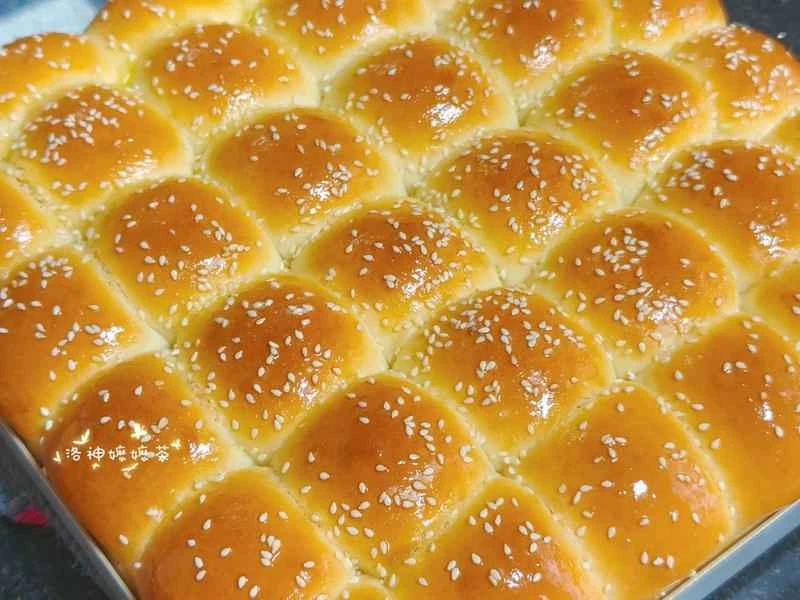 How to make pure milk hand-torn toast: Step 1