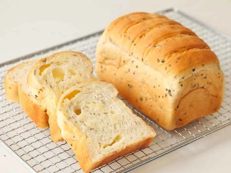 How to make pure milk hand-torn toast: Step 1