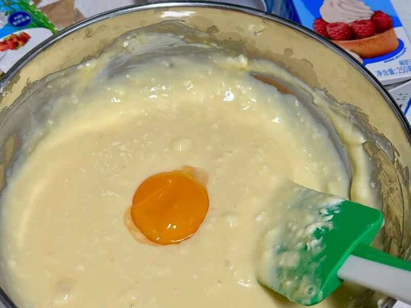 How to make pure milk hand-torn toast: Step 1