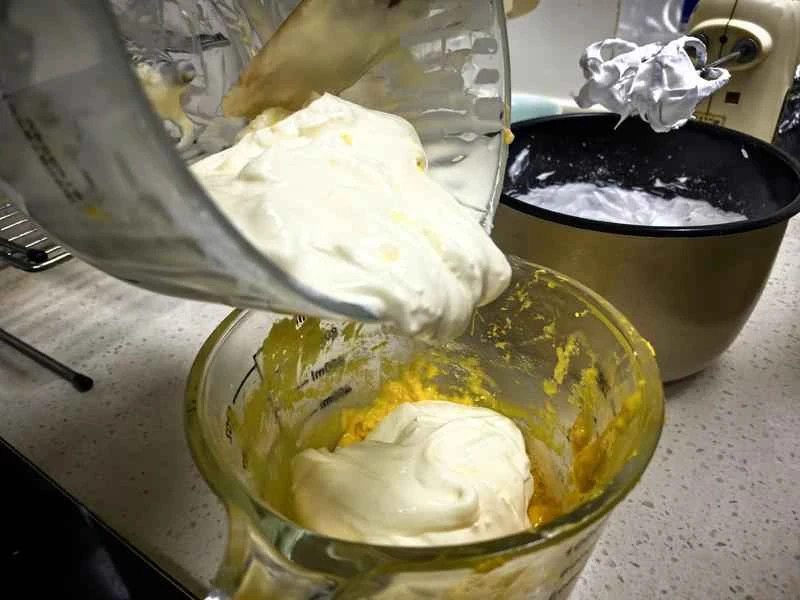 How to make pure milk hand-torn toast: Step 1