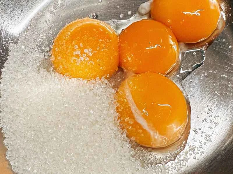 How to make pure milk hand-torn toast: Step 1