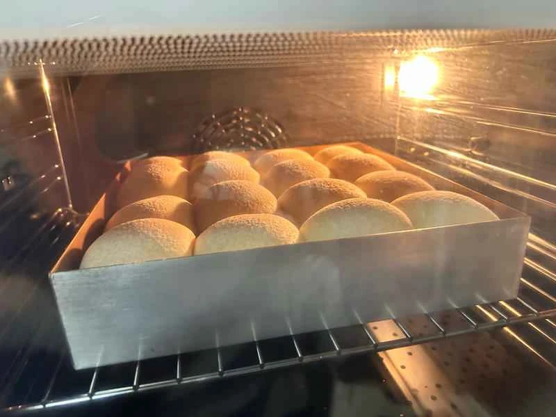 How to make pure milk hand-torn toast: Step 1