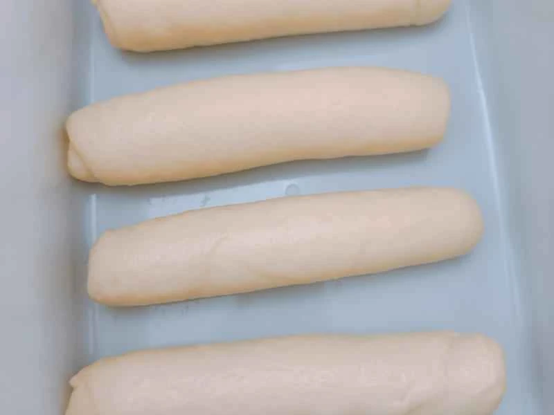 How to make pure milk hand-torn toast: Step 1