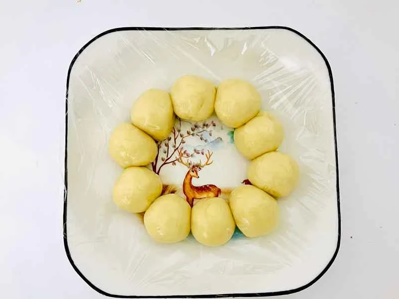 How to make pure milk hand-torn toast: Step 1