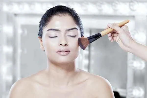 How to cover up pigmented scars