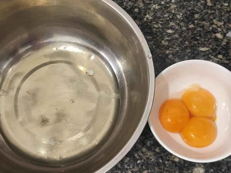 How to make pure milk hand-torn toast: Step 1