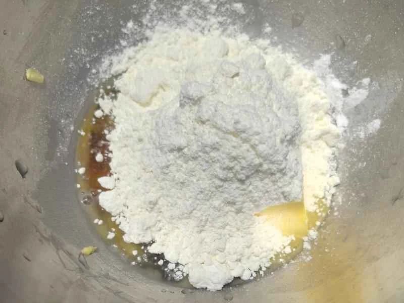 How to make pure milk hand-torn toast: Step 1