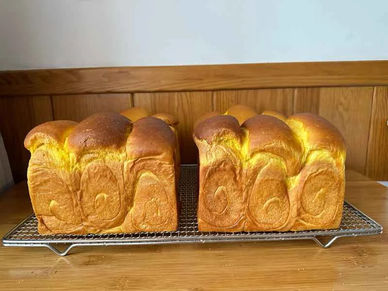 How to make pure milk hand-torn toast: Step 1