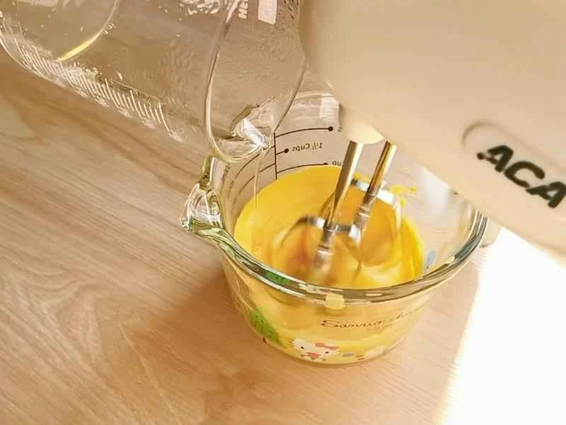 How to make pure milk hand-torn toast: Step 1