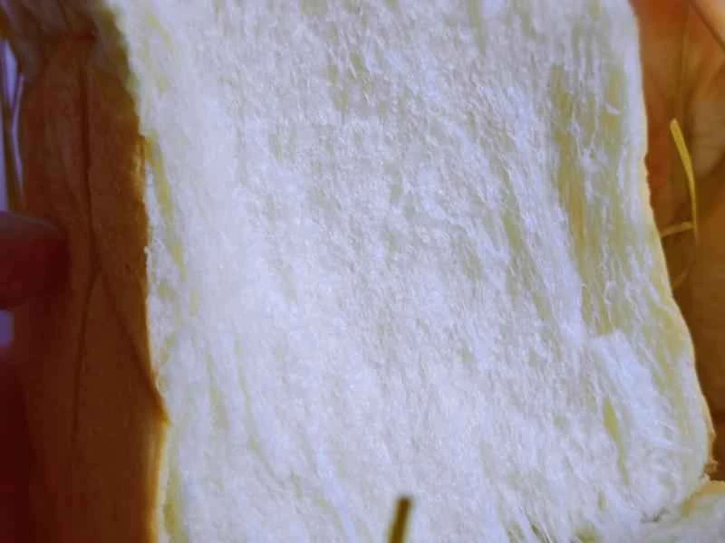 How to make pure milk hand-torn toast: Step 1