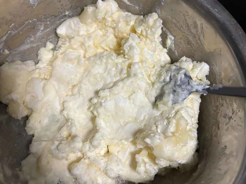 How to make pure milk hand-torn toast: Step 1