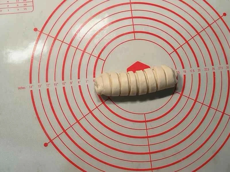 How to make pure milk hand-torn toast: Step 1