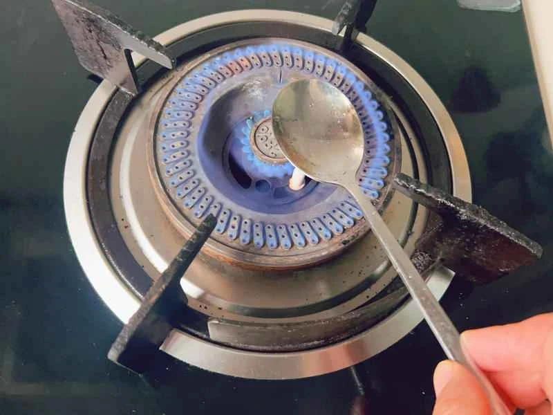 How to make pure milk hand-torn toast: Step 1