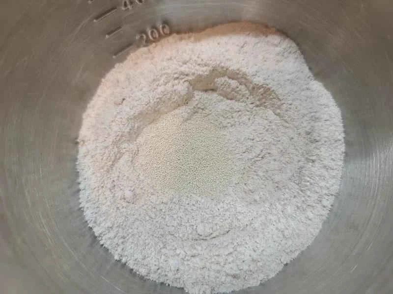 How to make pure milk hand-torn toast: Step 1