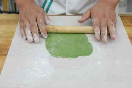 How to make pure milk hand-torn toast: Step 1