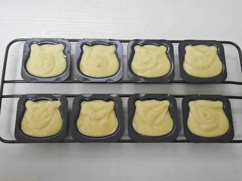 How to make pure milk hand-torn toast: Step 1