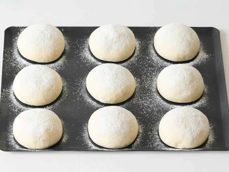 How to make pure milk hand-torn toast: Step 1