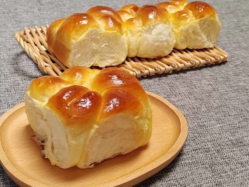 How to make pure milk hand-torn toast: Step 1