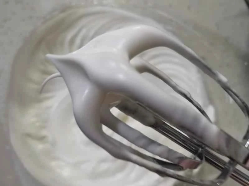 How to make pure milk hand-torn toast: Step 1