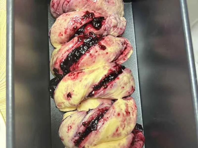 How to make pure milk hand-torn toast: Step 1