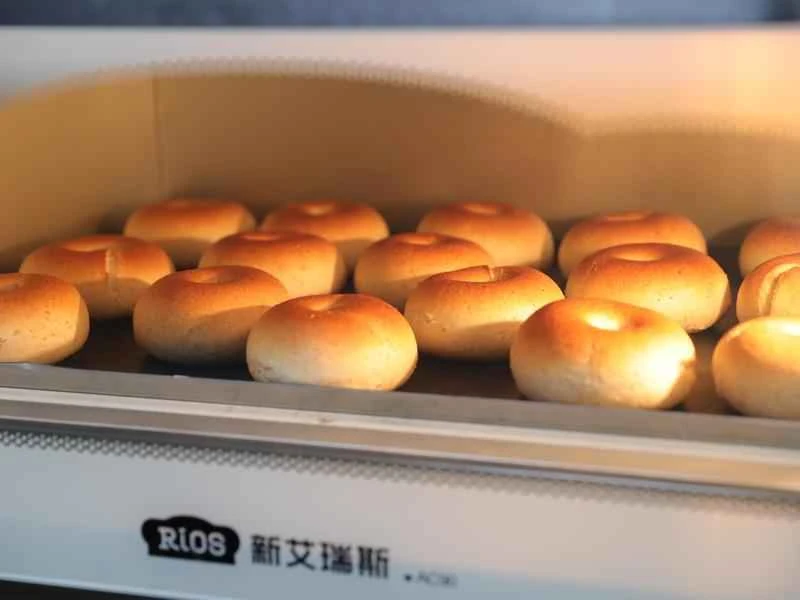 How to make pure milk hand-torn toast: Step 1