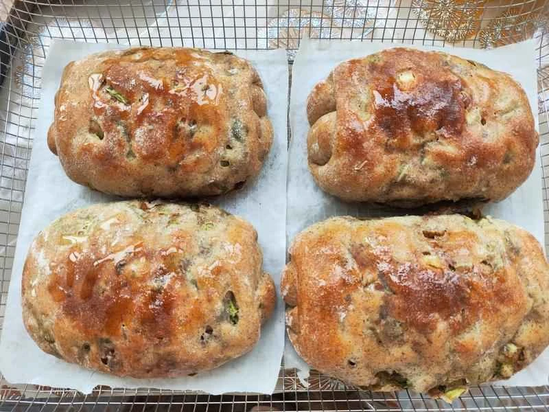 How to make pure milk hand-torn toast: Step 1