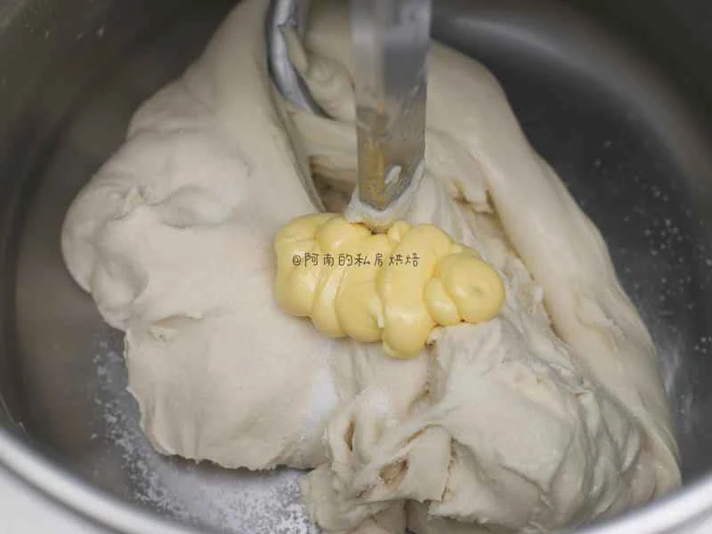 How to make pure milk hand-torn toast: Step 1