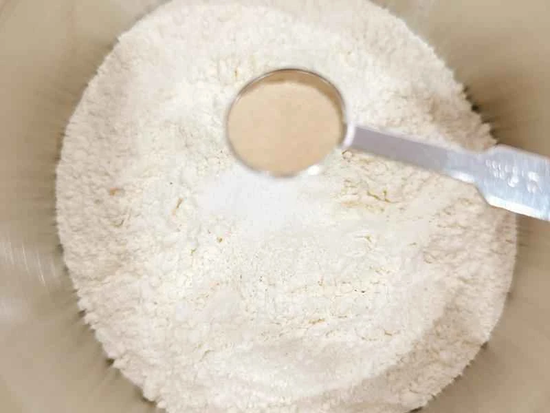 How to make pure milk hand-torn toast: Step 1