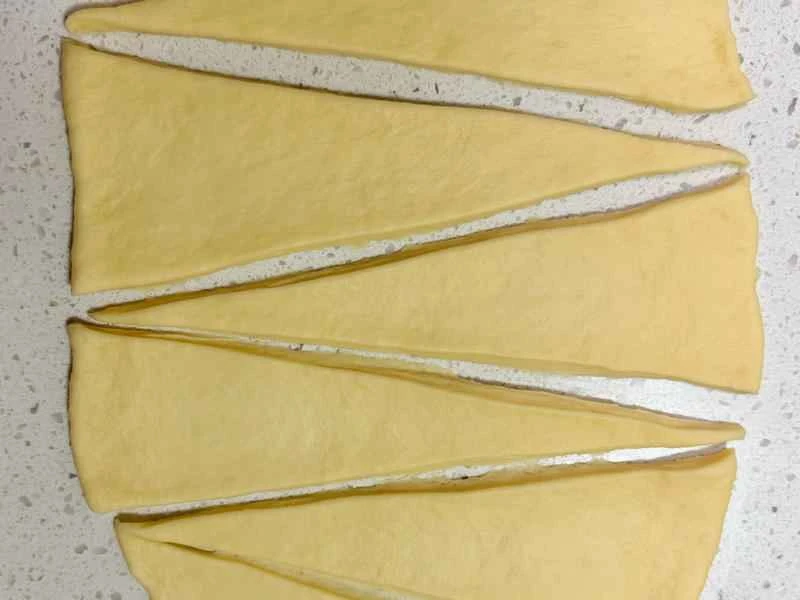 How to make pure milk hand-torn toast: Step 1