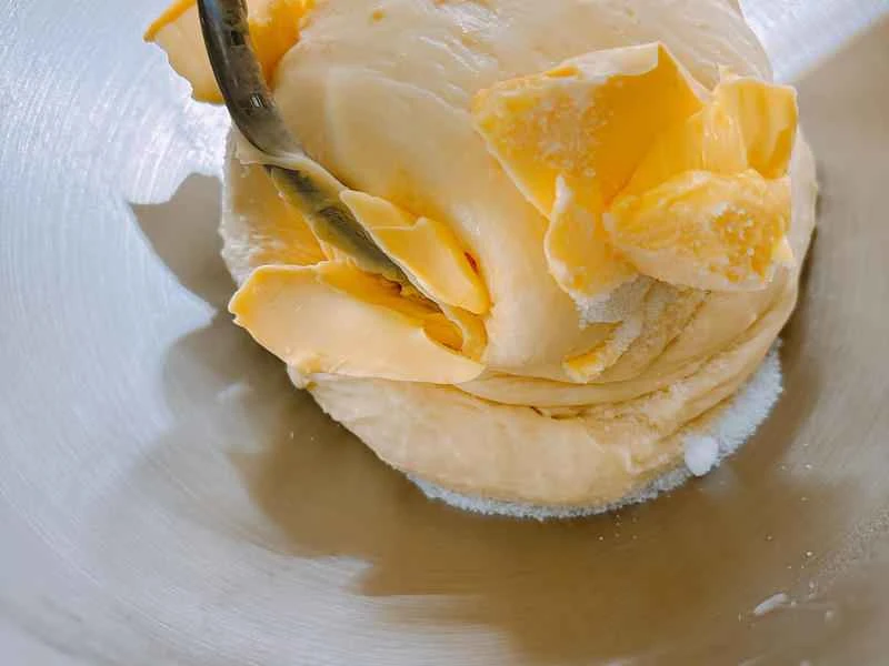 How to make pure milk hand-torn toast: Step 1