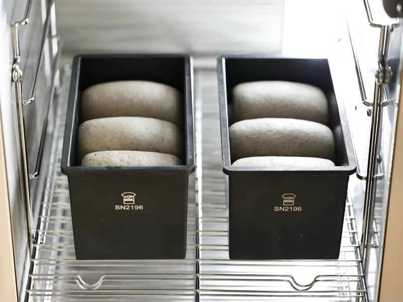 How to make pure milk hand-torn toast: Step 1