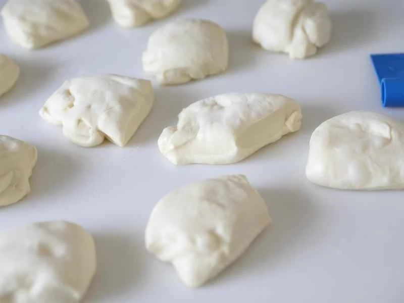 How to make pure milk hand-torn toast: Step 1