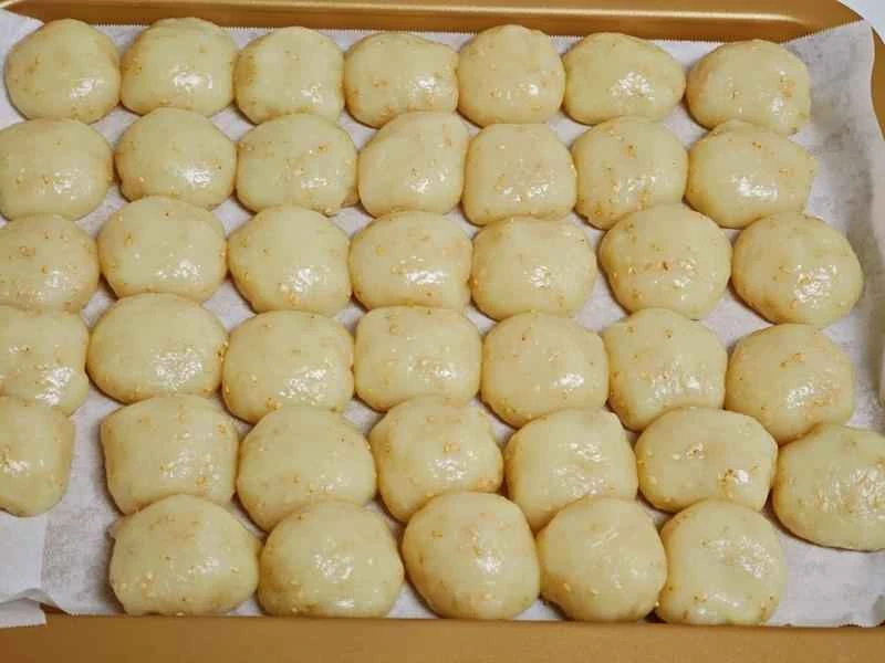 How to make pure milk hand-torn toast: Step 1