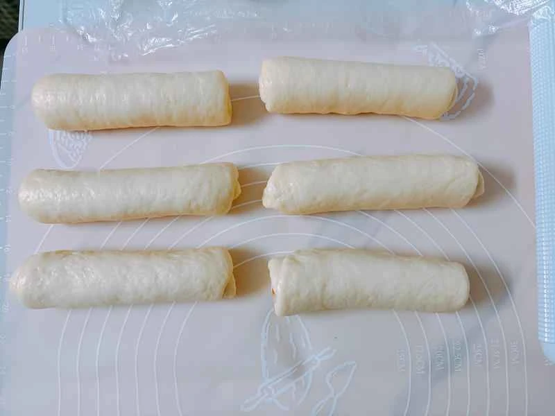 How to make pure milk hand-torn toast: Step 1