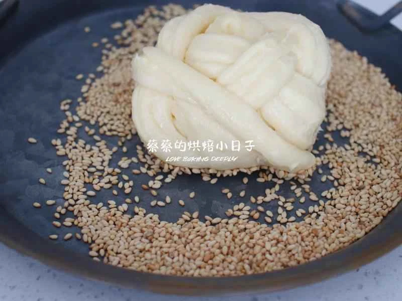 How to make pure milk hand-torn toast: Step 1