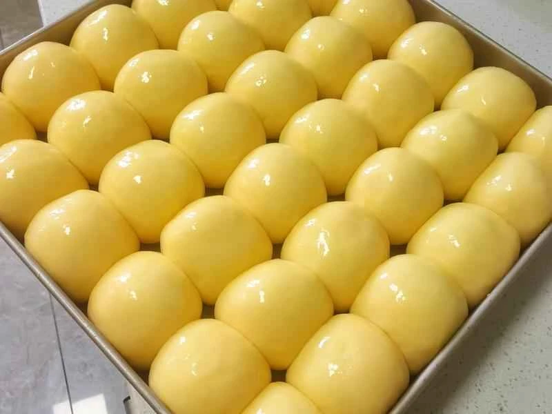 How to make pure milk hand-torn toast: Step 1