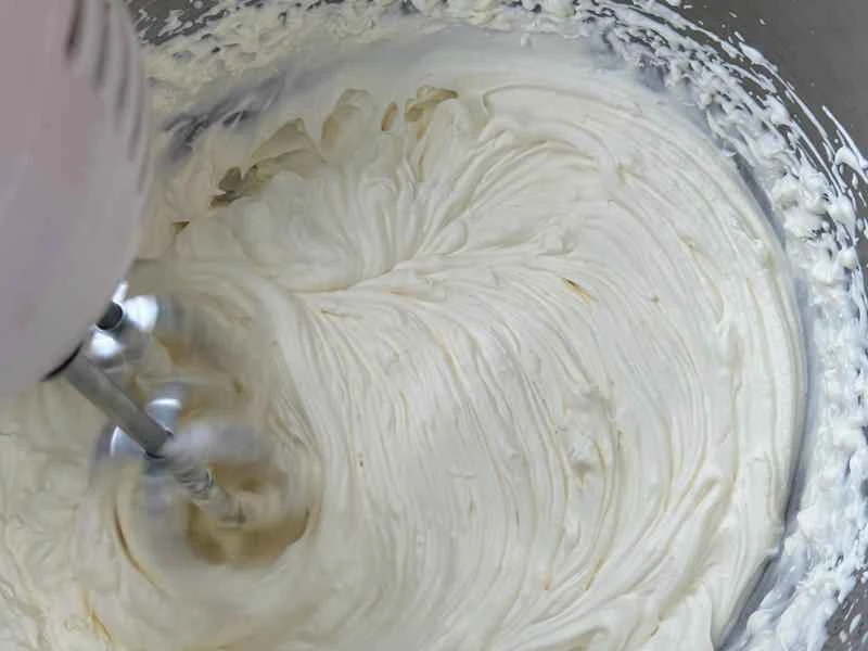 How to make pure milk hand-torn toast: Step 1