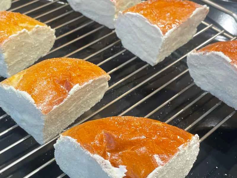 How to make pure milk hand-torn toast: Step 1