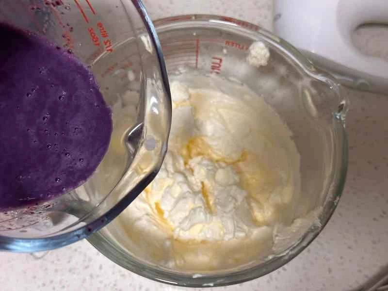 How to make pure milk hand-torn toast: Step 1