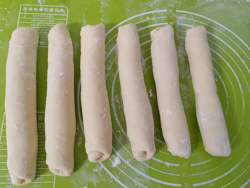 How to make pure milk hand-torn toast: Step 1