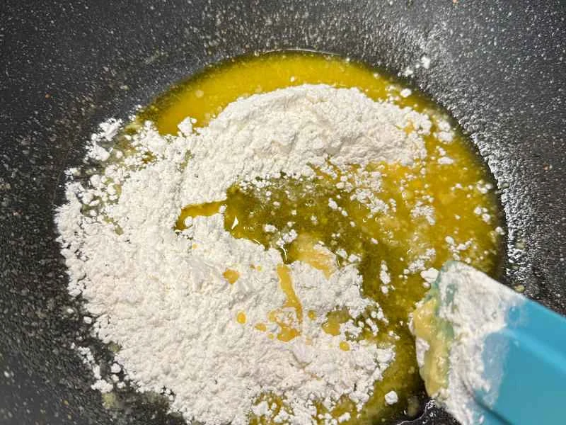 How to make pure milk hand-torn toast: Step 1